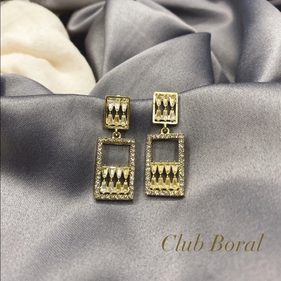 Club Boral Jewelry - Cassie Dangle Earrings